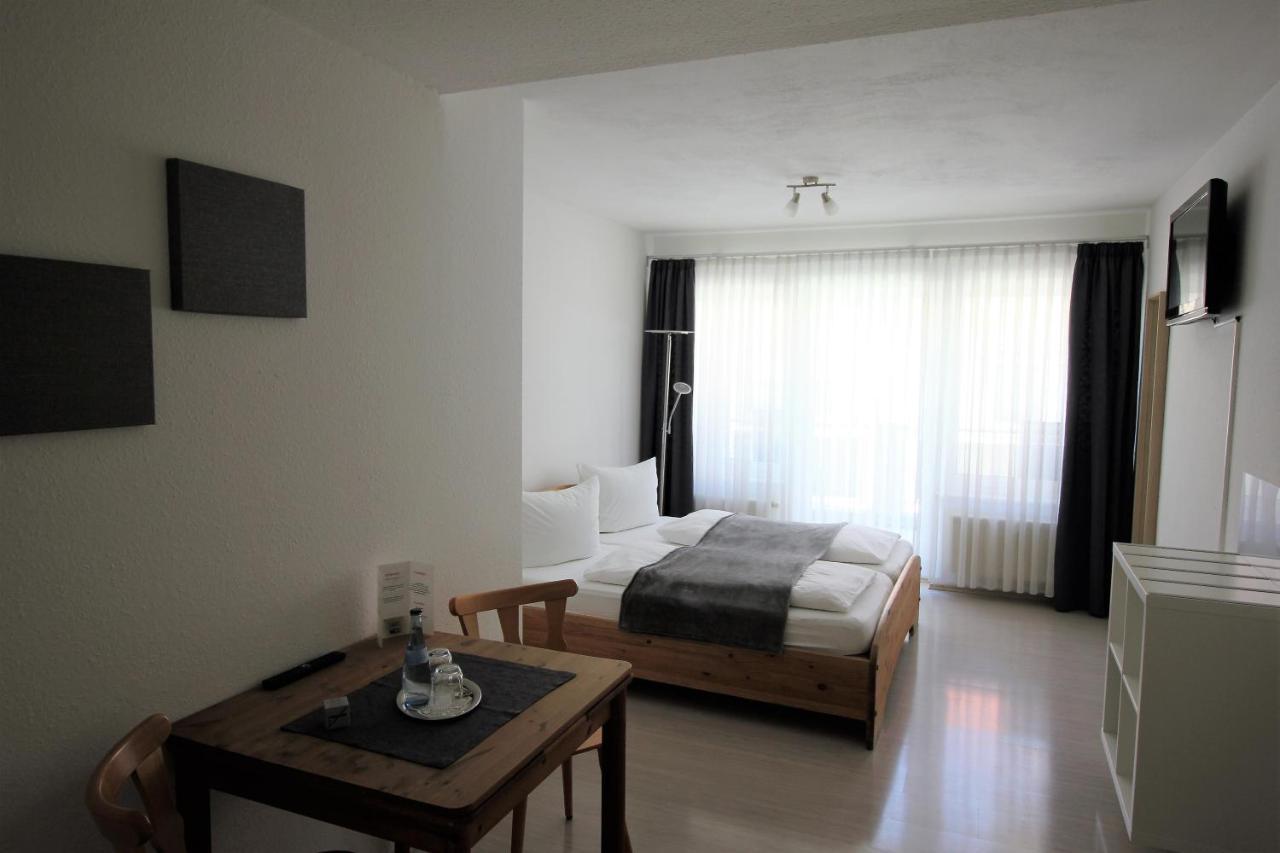 Hotel Wirtshaus Krone Friedrichshafen Bagian luar foto