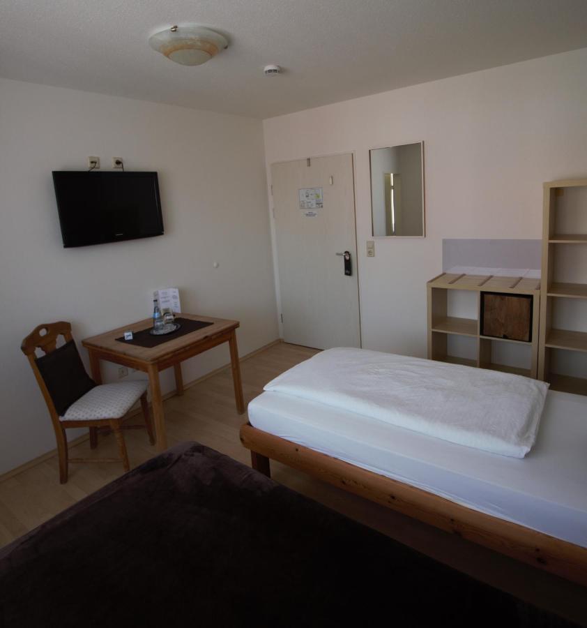 Hotel Wirtshaus Krone Friedrichshafen Bagian luar foto