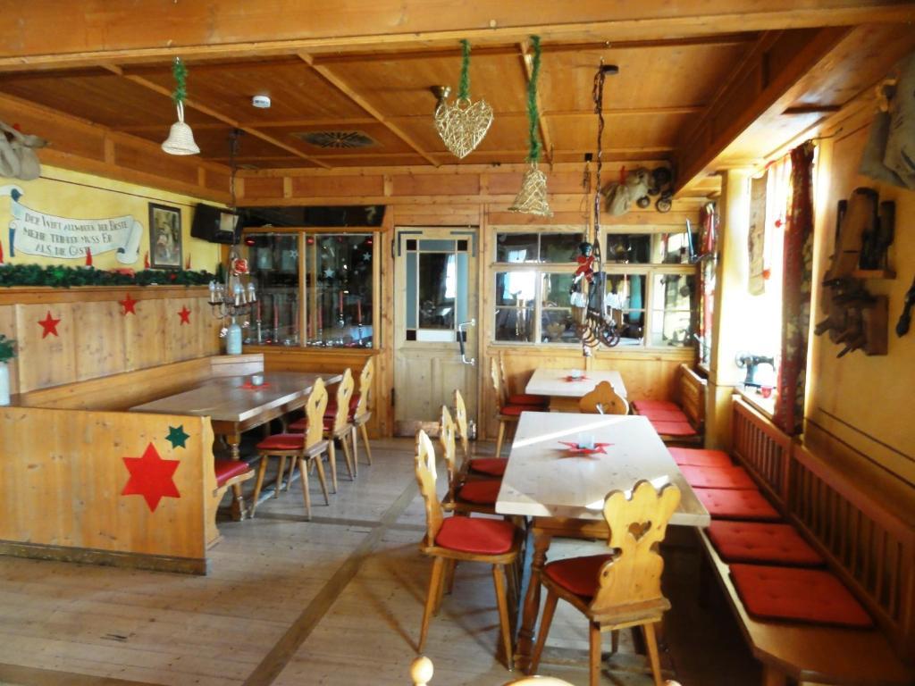 Hotel Wirtshaus Krone Friedrichshafen Bagian luar foto
